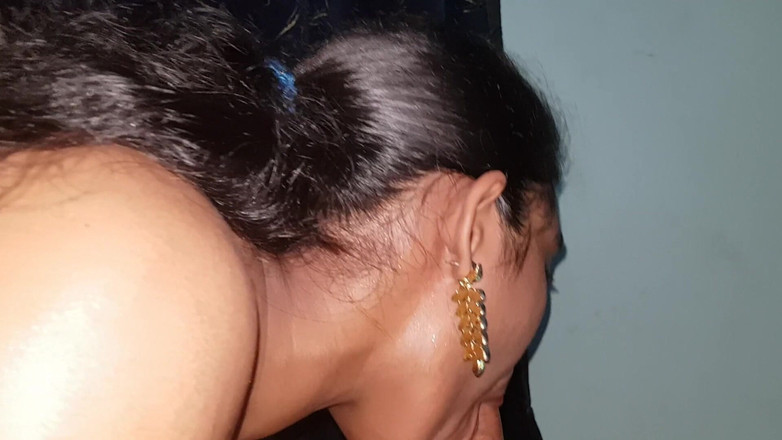 Immfuck: 印度高清缓慢舔胸部操逼农村女孩