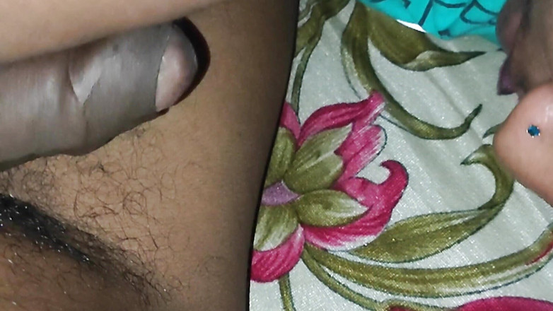 Realmallucouplevlog: Fată sexy malaieziană muie cu dragoste, îmi place să sug pula