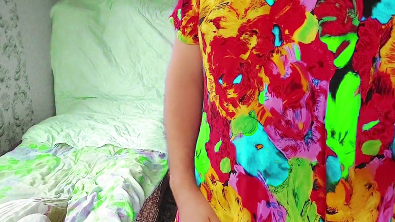 Kitty_Cross: Jsem chlapec sexy růžový zadek krátký mini sukně velký zadek...