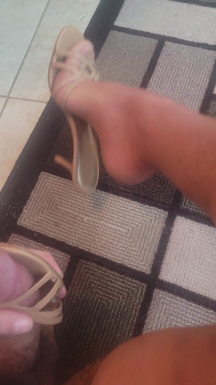 Feet Lover: Mit absätzen und Nylons und auf den absatz kommen