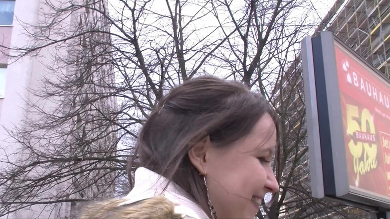 Old & Young: 야외 섹스를 위해 핫한 십대를 사냥하는 십대 재거