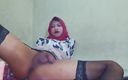 Nitha_Tiara: Muslimischer femboy anal mit dildo