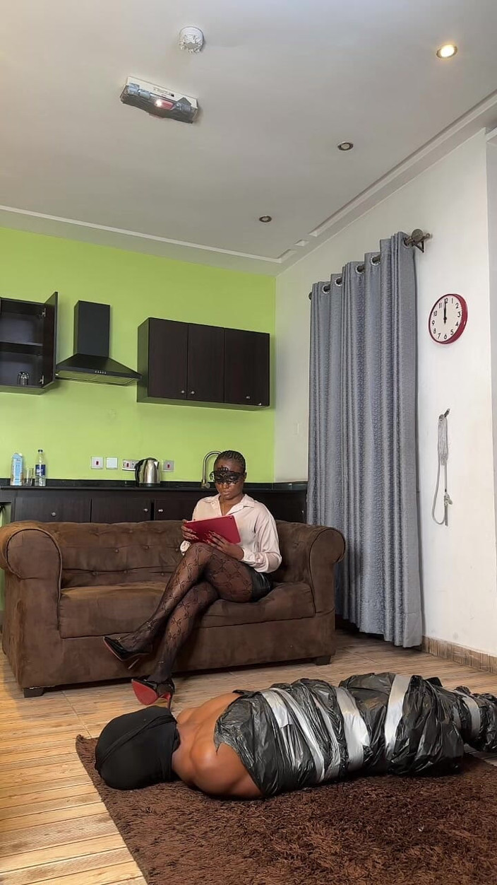 Domina Havi: African Femdom BDSM Bondage - Domina Havi