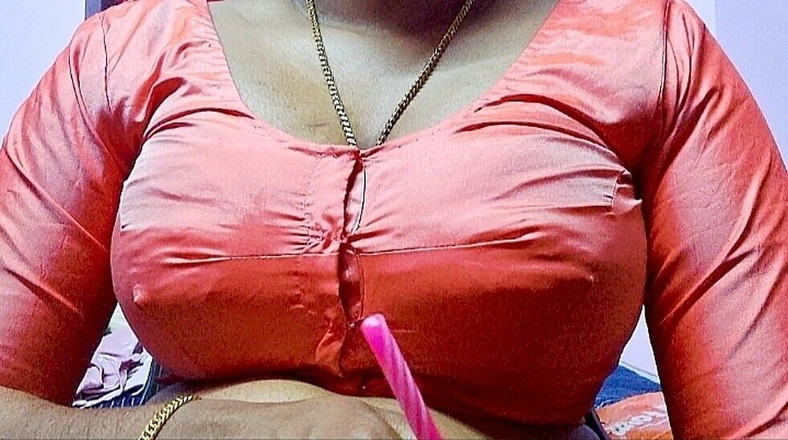 Desi Mohini: Seksowna pani nauczycielka karze swojego ucznia w pokoju