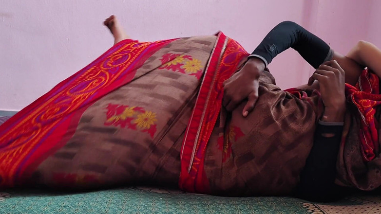 Viralcouple76: Seeing Bhabhi Alone, I Fucked Her a Lot