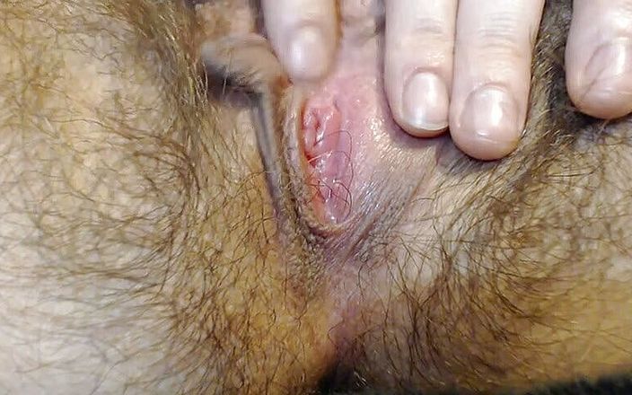 Marley Magdalene: Wet hairy pussy close up