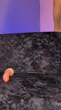 La princesse Chewing-Gum jouit, explose au visage