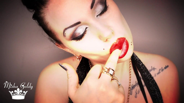 Goddess Misha Goldy: Sega al mio dito medio stupido jerkaholic!