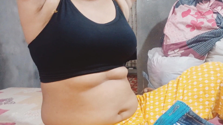 Sexy_girl_nehu: Indiana dá o melhor boquete e porra na boca, sem...