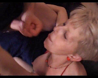 Java Consulting: Międzyrasowy seks grupowy dla dojrzałej suki