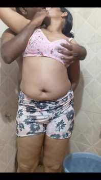 Hot Indian Couple Super Bathing Sex Video