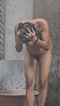 Indian Desi Village Beautiful Girl While Bathing