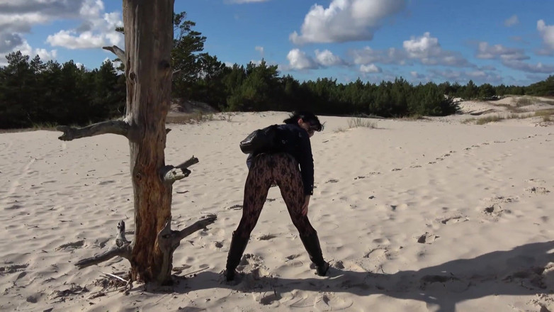 Wanilianna: On the sandy dune