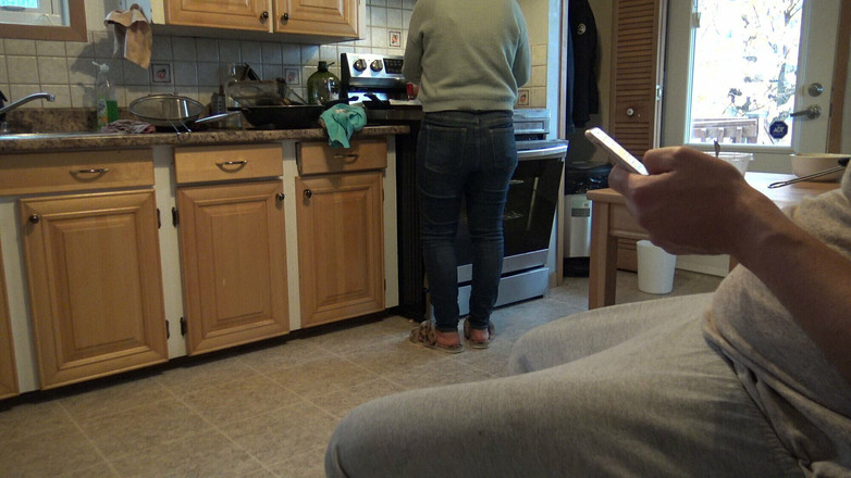 Souzan Halabi: Assistindo pornô hardcore até eu gozar duro enquanto minha meia-irmã...