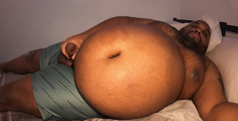 Blkhole420: Time for bed, a little bloated and of course horny...