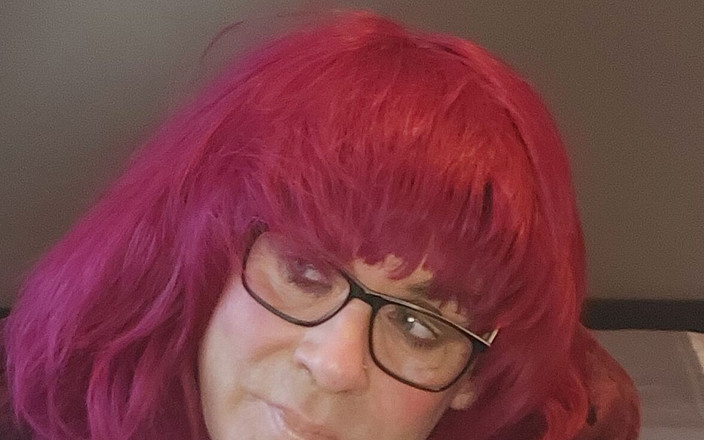 Juniperberi29: Mặc quần áo và trêu chọc