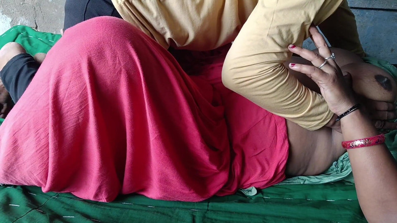 Yourgeeta8899: Gadis desa india dientot habis-habisan sampai orgasme banyak banget setelah...