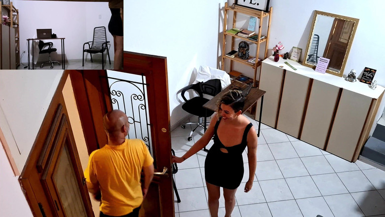 Gabi SweetCouplesStories: Sekretaris sange lagi asik masturbasi dan ngentot sama pelanggannya di...