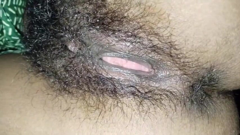 Rachna73: Сусід відтрахав зведену сестру смоктанням члена вночі