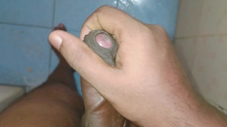 rahuman: 泰米尔壮男挤奶他厚厚的鸡巴 - 4k的疯狂负荷！