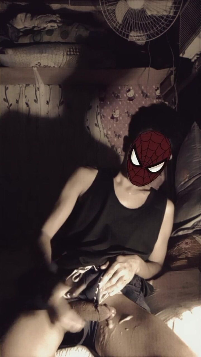 SunflowerBaby: Masturbasi sambil sendirian di kamar