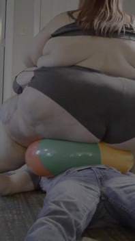 Spanxbeluga Smashes Beachballs on Matt