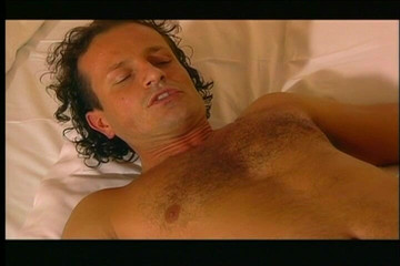 Cryptostudios: Ospite arrapato scopa il personale biondo dell'hotel