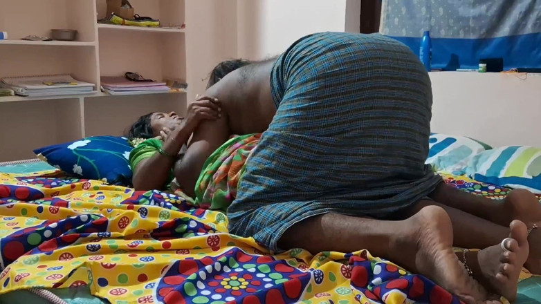 Desi palace: Desi Naughty Wife Saree Se