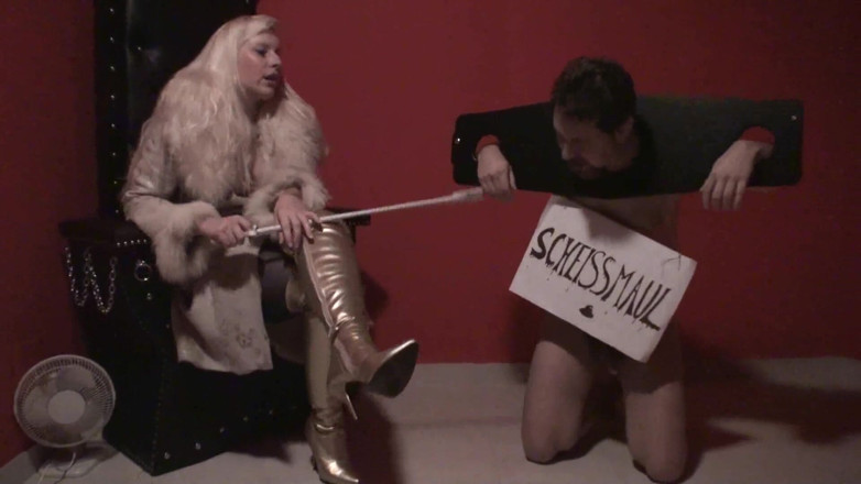 Femdom Austria: Humiliating her slave