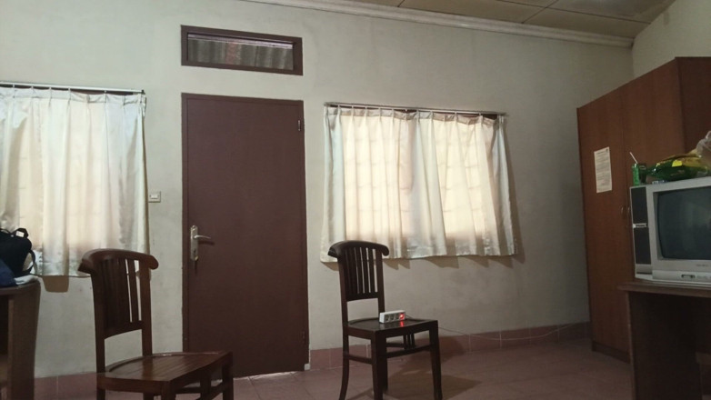 Brian888: Un guardia de la habitación de la villa