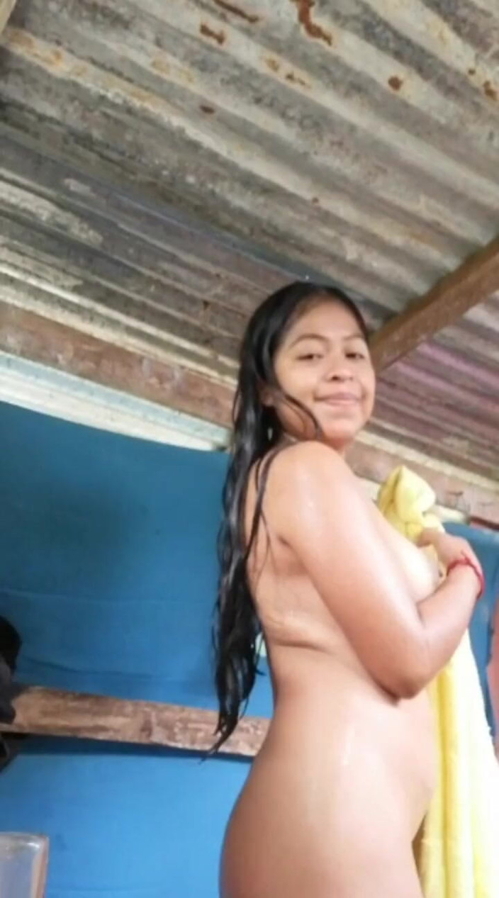 JovencitasMexicanas: My Girlfriend Sends Me a Delicious Video Bathing