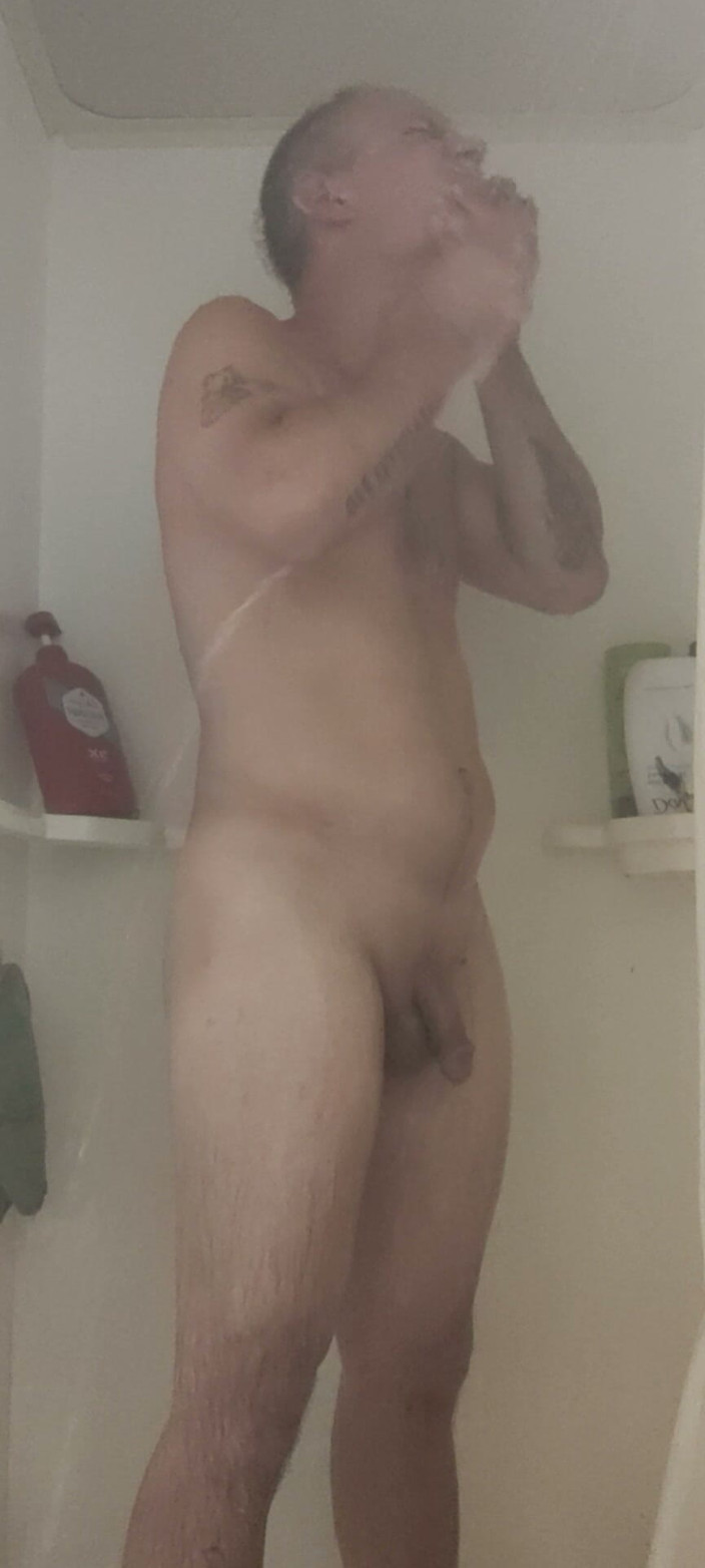 LonelyDucky369: Vamos a ducharse