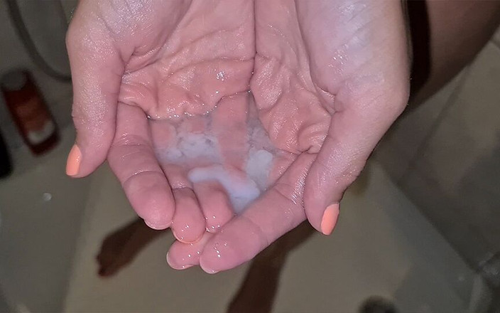 CherryDream: 我用完沐浴露，所以我不得不从他那里得到一些