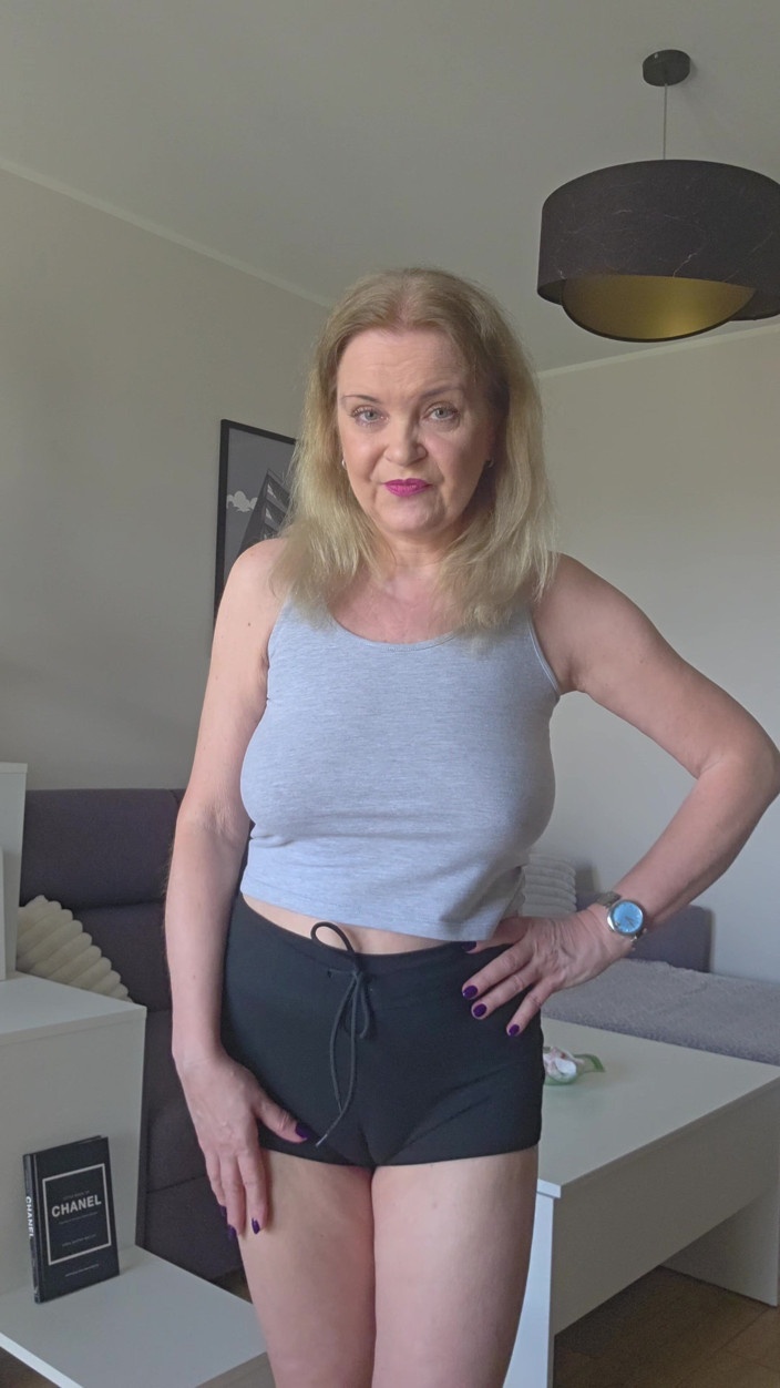 Misses_Jenny: Blonde Wife Naughty Masturbation