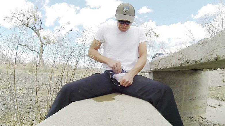 Lapetus: Sika moje czarne spodnie i białe majtki 4 parki