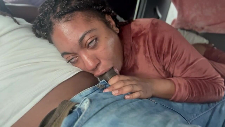 Fijii pornbox: 操一个粉丝在他的卡车上接我，像专业的街头婊子一样在他的大黑屌上