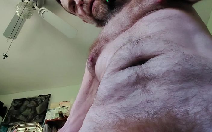 Hairyartist: Beru ti telefon, zatímco se houpáš na mém tlustém ptákovi