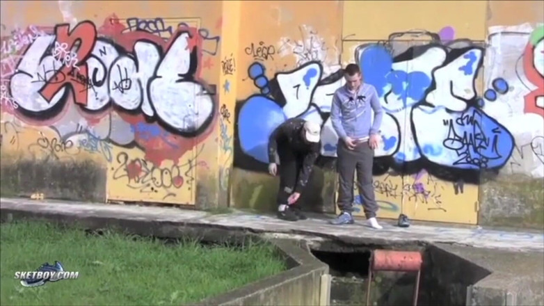 Sketboy: Sketboy - blowjob di luar rumah