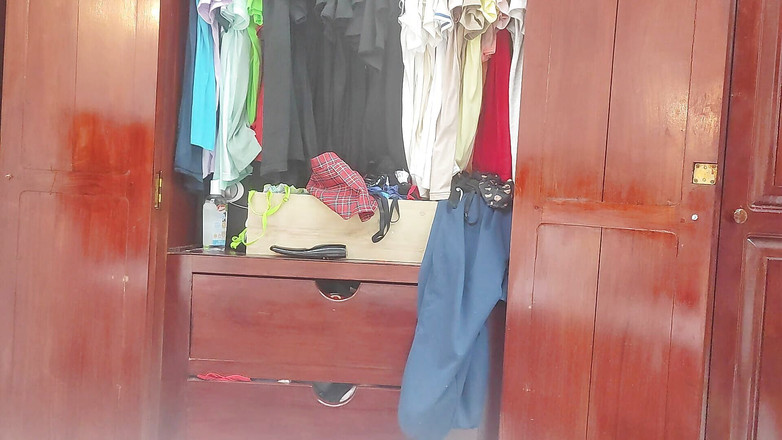 Katrina4deluxe: A enfermeira mais voluptuosa e rabuda mostra sua lingerie