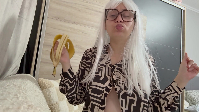 AmayaMori: 巨人の義理の妹が小さな義理の兄のプッツを食べる