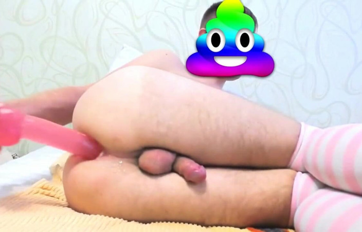 qaz11: She Fucks Herself and Rubs Her Clit Until She Cums