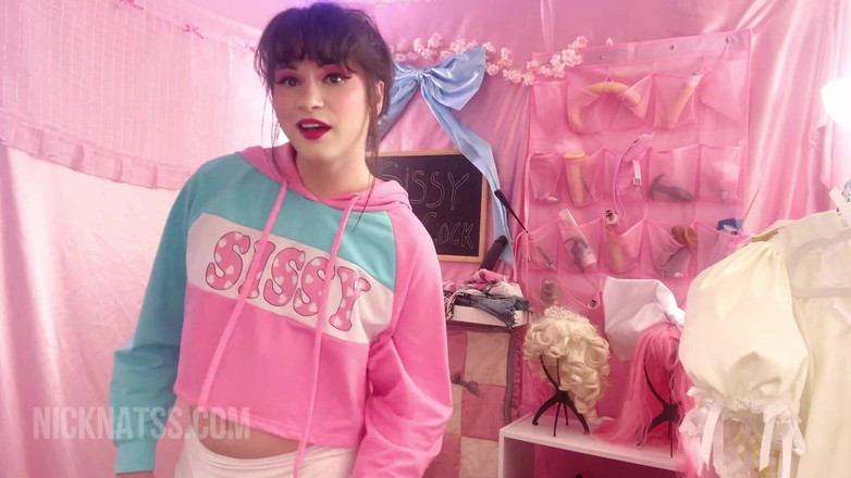 Natalie Napoli: Одежда делает сисси