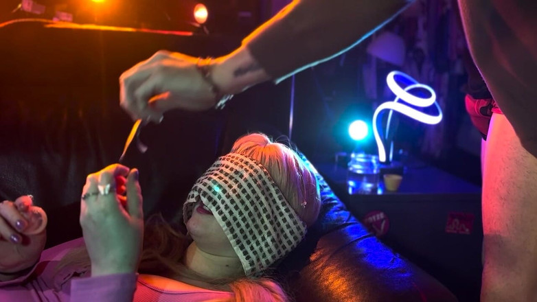 Shawna Panofka: Mijn stiefvader leert me hoe ik een condoom moet gebruiken