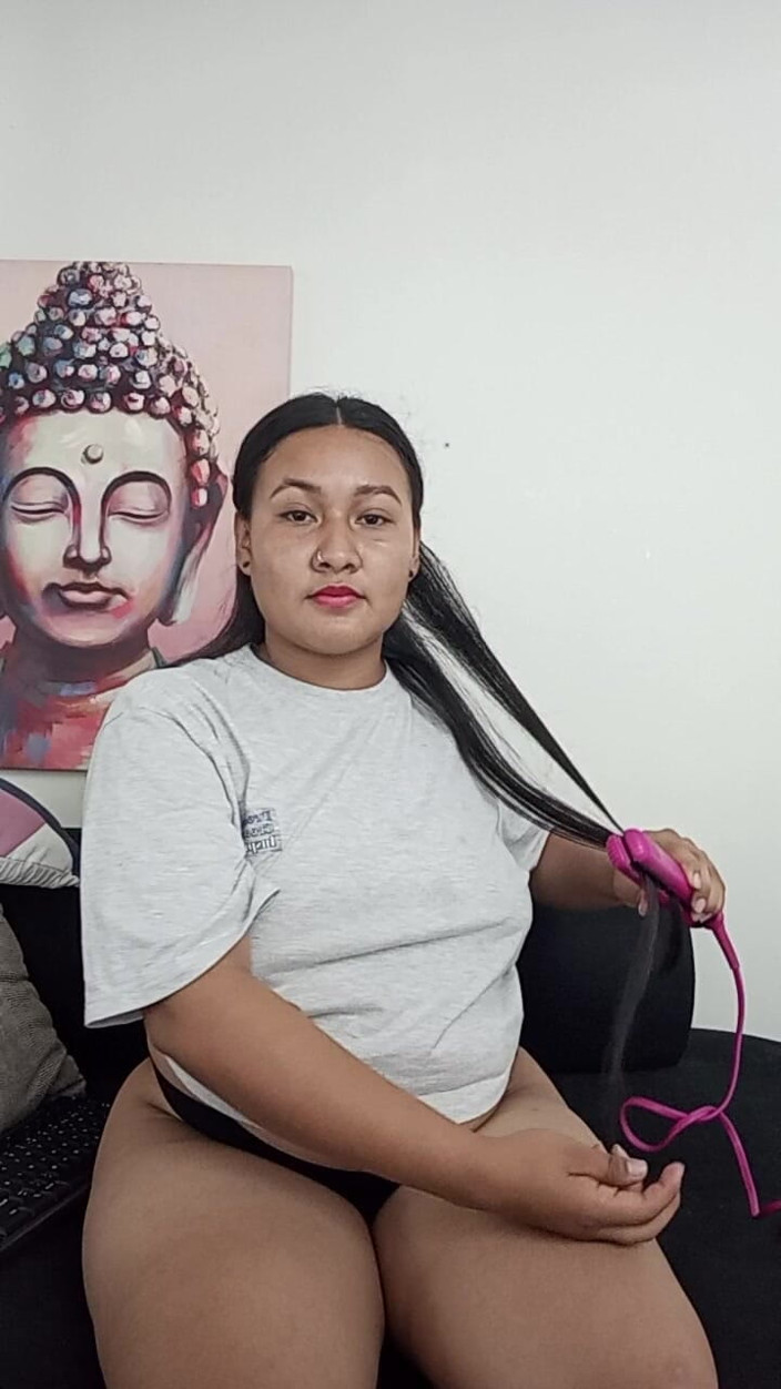 Tiny Owens: Webcam Model Wants to Be Fucked in Her Real Life...