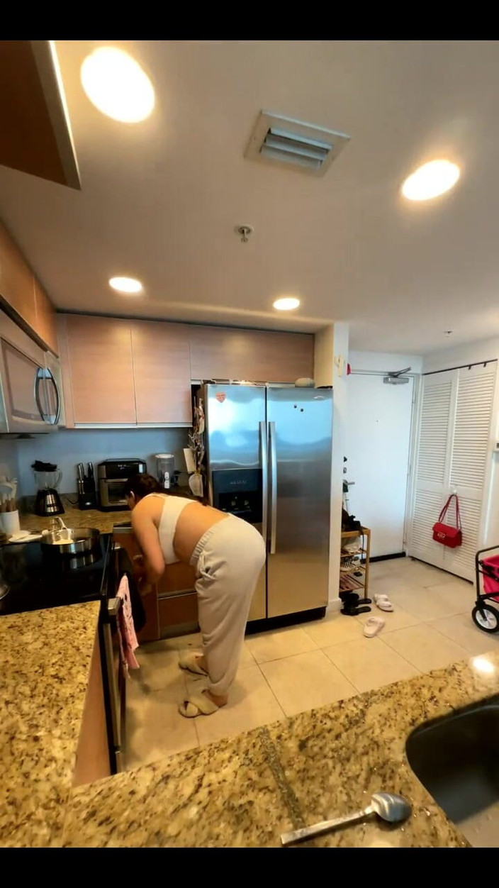 Dani Valentina: Bună dragă!