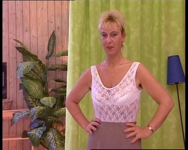 GERMAN PORN CLASSICS: German Housewifes Shaved