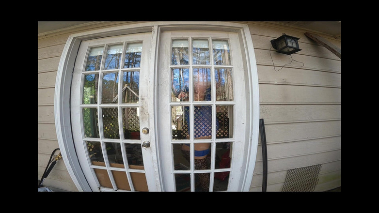 Jon Screcrow: 巨大的假奶子变装者jon Scarecrow观看跨衣癖者Jon Scarecrow拍摄和射精