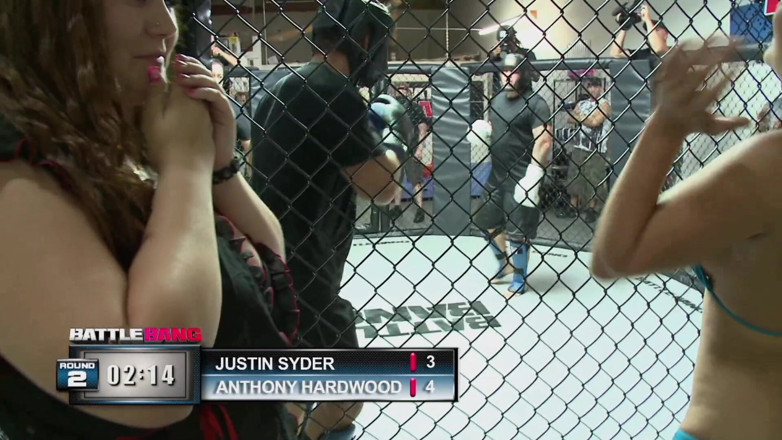 CBD Media: MMA fighter fucks PAWG chubby ring girl in the locker...