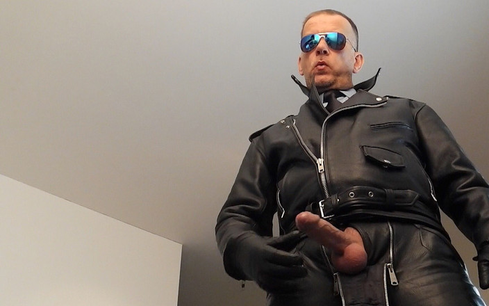 GERMANE_XL: Ledermann 6 Сперма XL и фонтаны