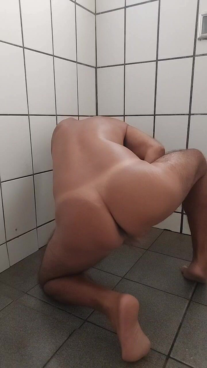 Ladysilvas: Ladysilva Sangat Panas Berbogel Di Bilik Air